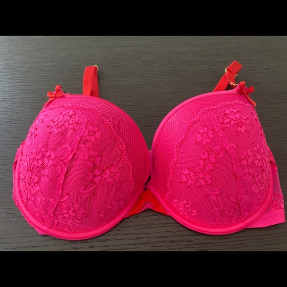 Victoria’s Secret Push-up Bra 34DD (E) - Picture 3 of 7